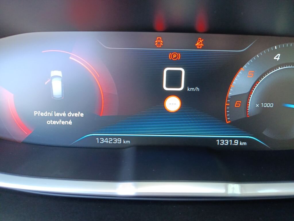 Peugeot 3008 SUV / Terénní 1,6 l 88 kw