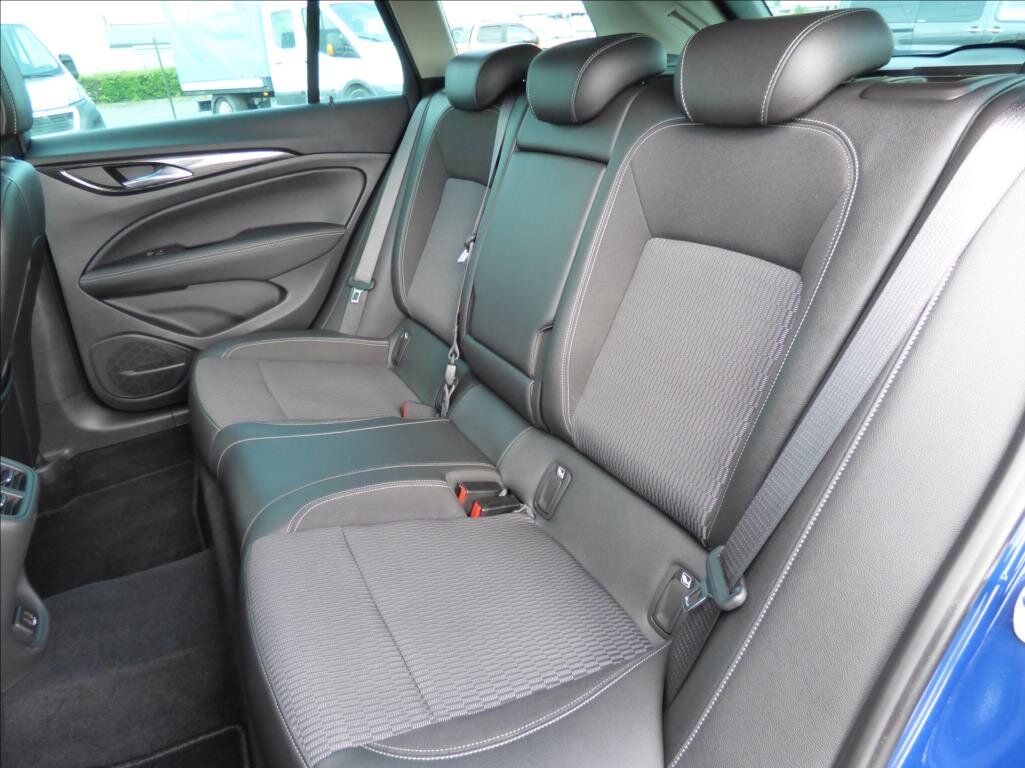 Opel Insignia Kombi 2,0 l 154 kw