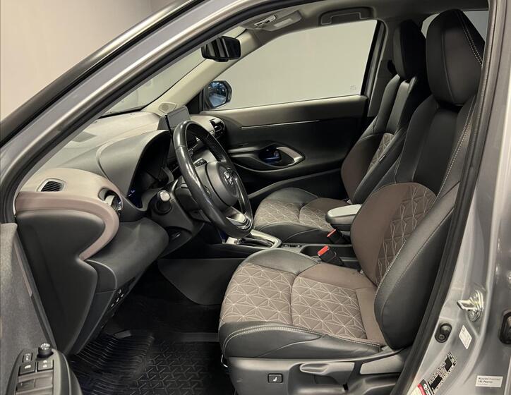 Toyota Yaris Cross 9