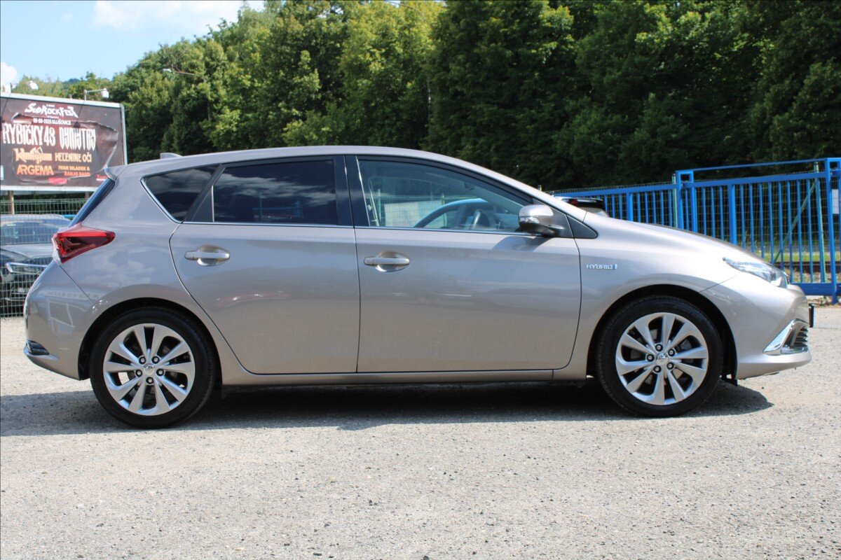 Toyota Auris Hatchback 1,8 l 73 kw