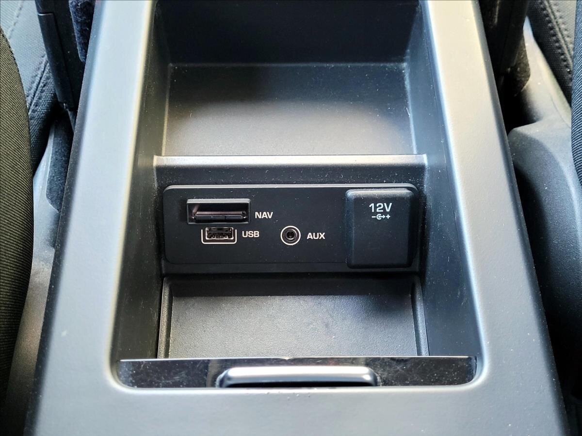 Land Rover Discovery Sport SUV / Terénní 2,0 l 110 kw