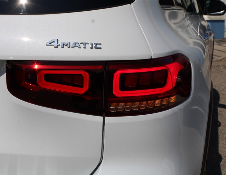 Mercedes-Benz GLB 44