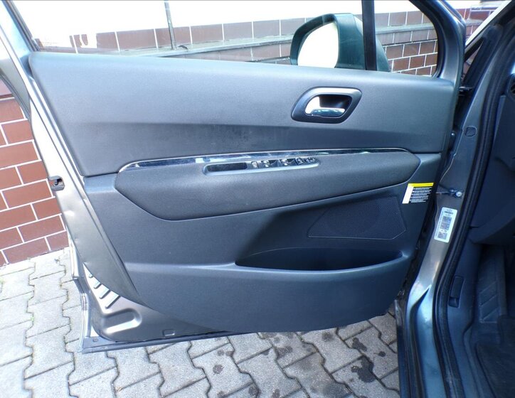 Peugeot 5008 Kombi 1,6 l 115 kw