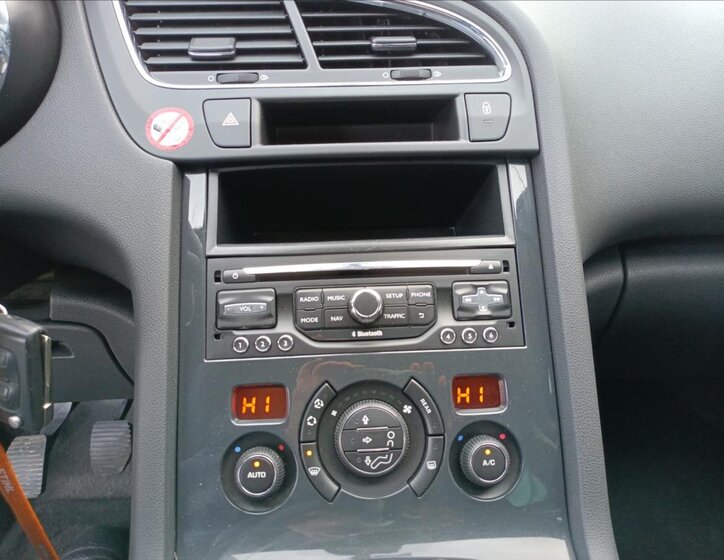 Peugeot 5008 SUV 1,6 l 88 kw