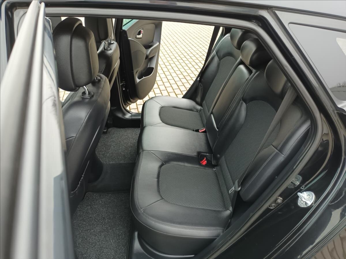 Hyundai ix35 SUV / Terénní 2,0 l 100 kw