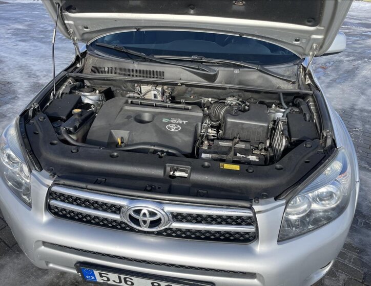 Toyota RAV4 24