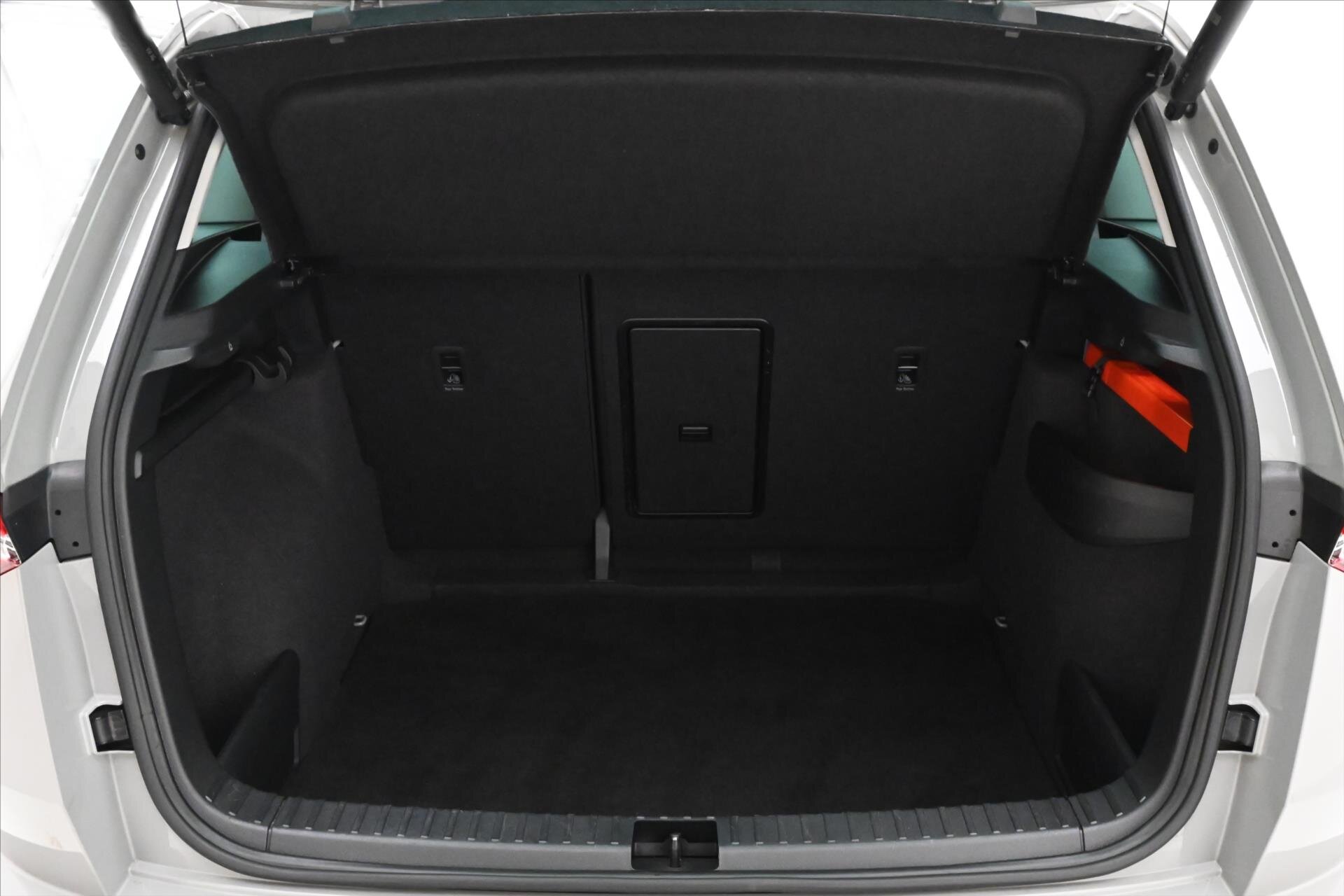 Škoda Karoq SUV 999,0 81 kw