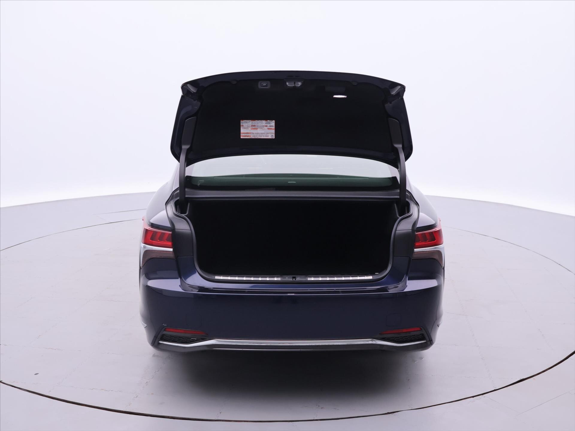 Lexus LS 500h Sedan / Limuzína 3,5 l 220 kw