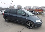Volkswagen Sharan Kombi 2,0 l 103 kw