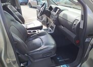Nissan Pathfinder Kombi 3,0 l 170 kw