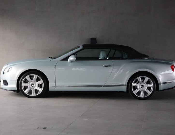 Bentley Continental GTC Kabriolet 4,0 l 373 kw