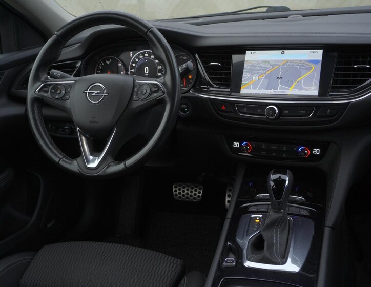 Opel Insignia Kombi 2,0 l 154 kw