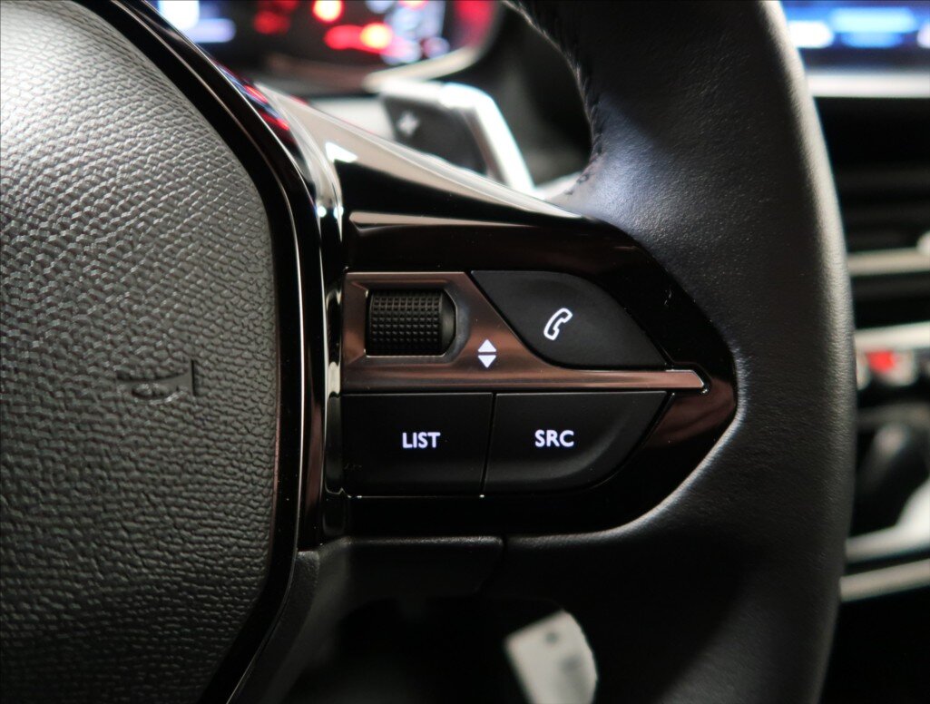 Peugeot 2008 Hatchback 1,2 l 96 kw