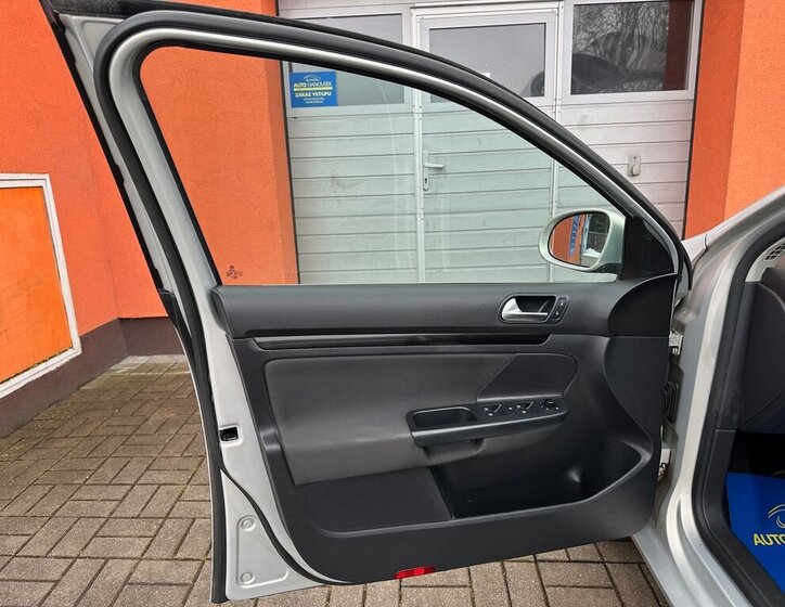 Volkswagen Golf Kombi 1,4 l 90 kw