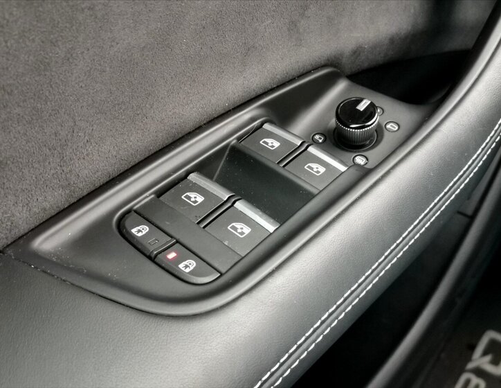 Audi Q8 SUV / Terénní 3,0 l 250 kw