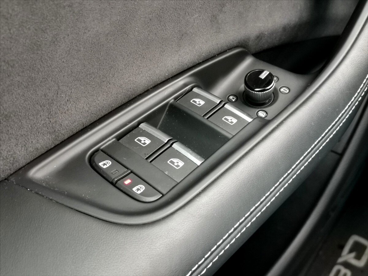 Audi Q8 SUV / Terénní 3,0 l 250 kw