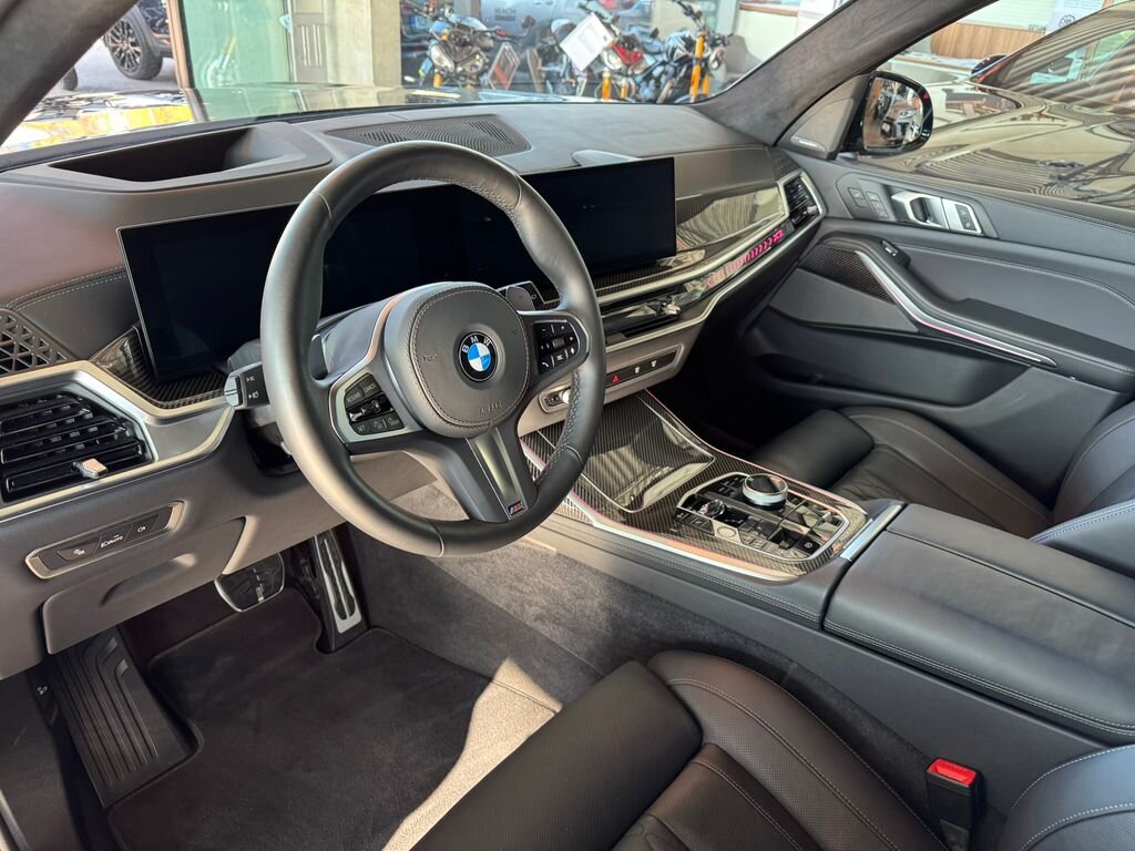 BMW X7 SUV / Terénní 4,4 l 390 kw