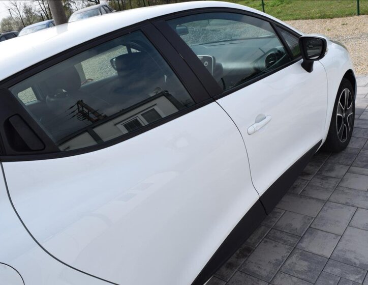 Renault Clio Hatchback 1,1 l 54 kw