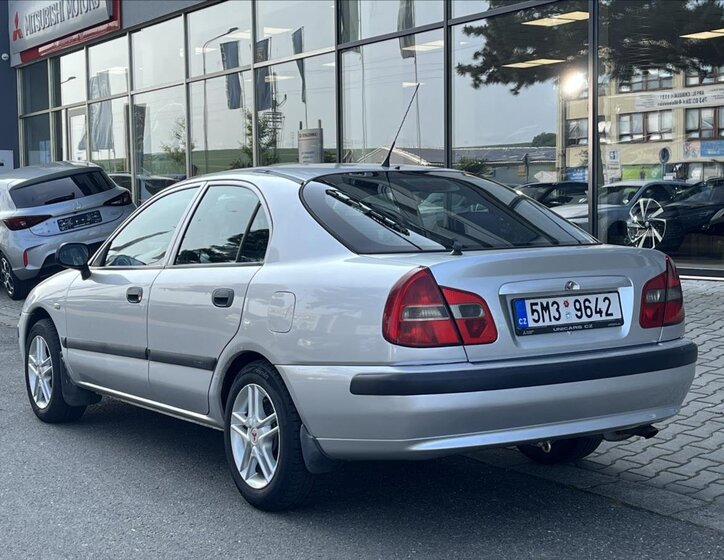 Mitsubishi Carisma Liftback 1,9 l 75 kw