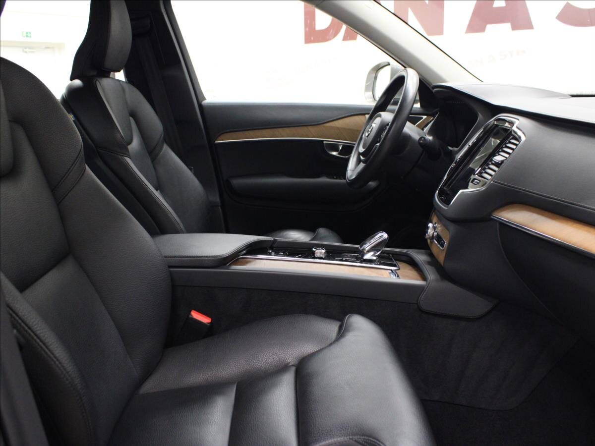 Volvo XC90 SUV / Terénní 2,0 l 173 kw