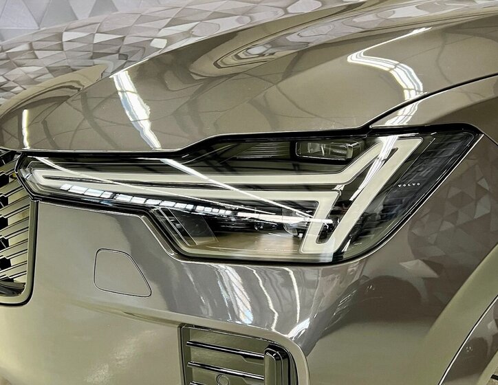 Volvo XC90 SUV / Terénní 2,0 l 184 kw