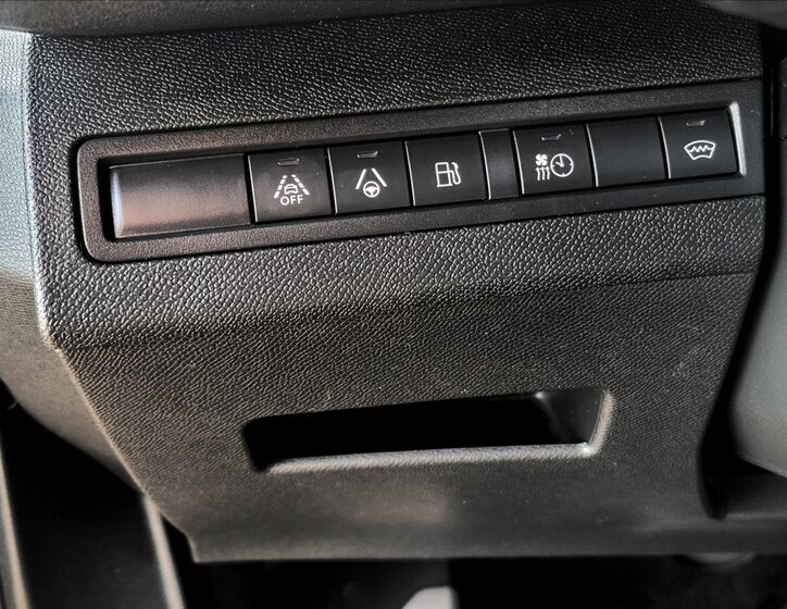 Peugeot 3008 SUV 1,6 l 133 kw