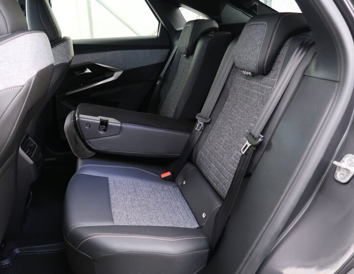 Peugeot 3008 SUV 1,2 l 100 kw