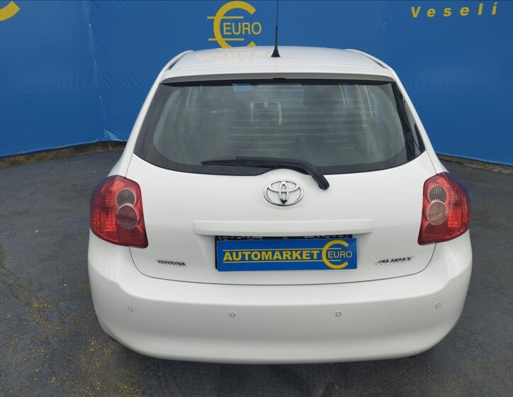 Toyota Auris Hatchback 1,3 l 74 kw