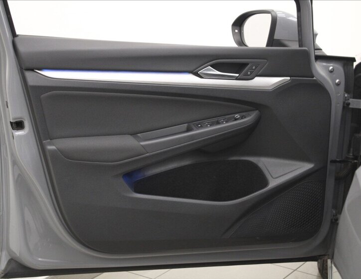 Volkswagen Golf Hatchback 999,0 81 kw