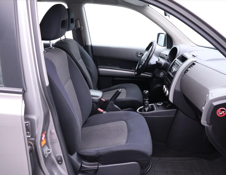 Nissan X-Trail SUV / Terénní 2,0 l 110 kw