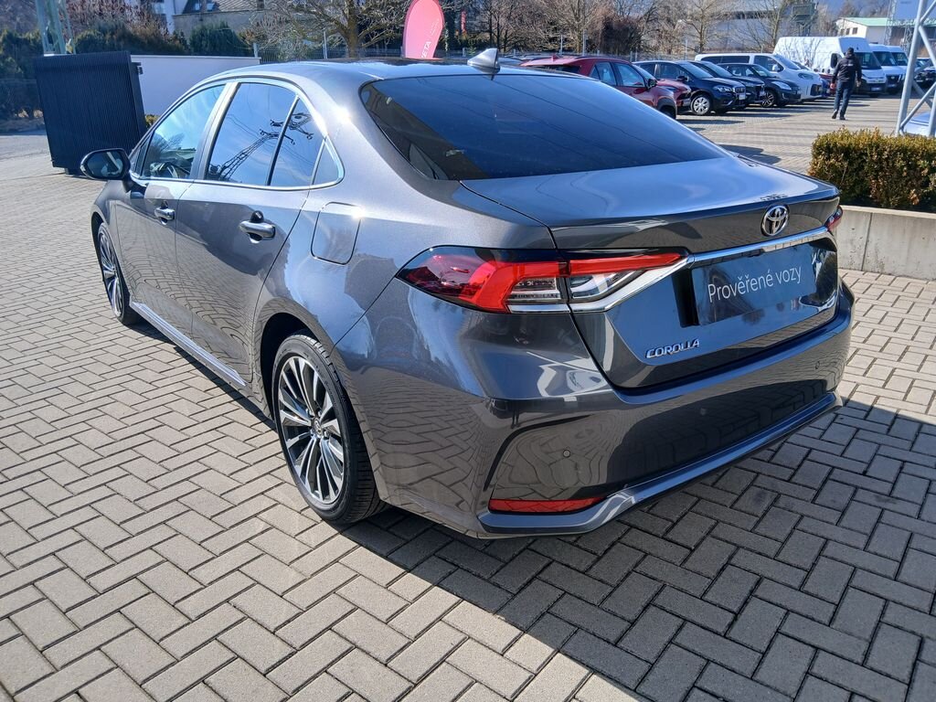 Toyota Corolla Sedan 1,5 l 92 kw
