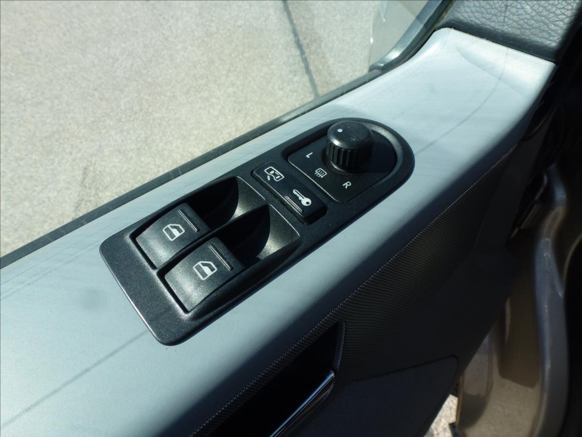 Volkswagen Multivan Kombi 2,5 l 128 kw