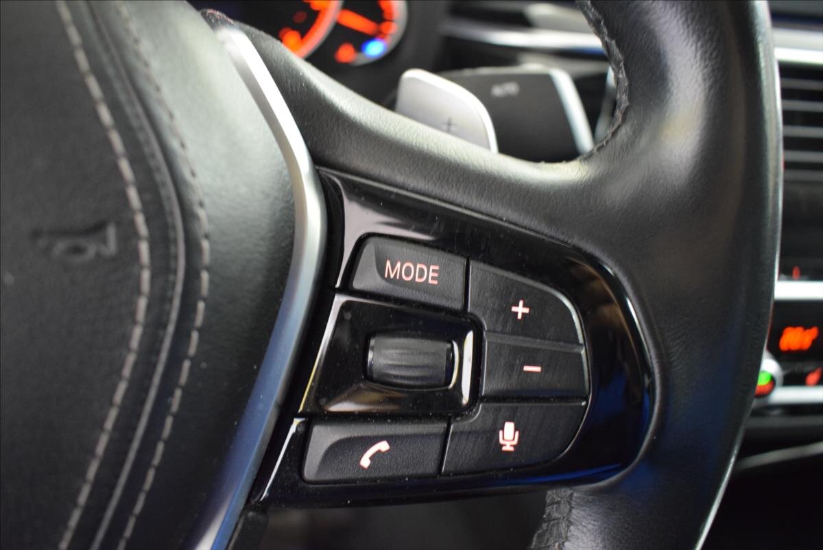 BMW Řada 5 Sedan / Limuzína 3,0 l 195 kw