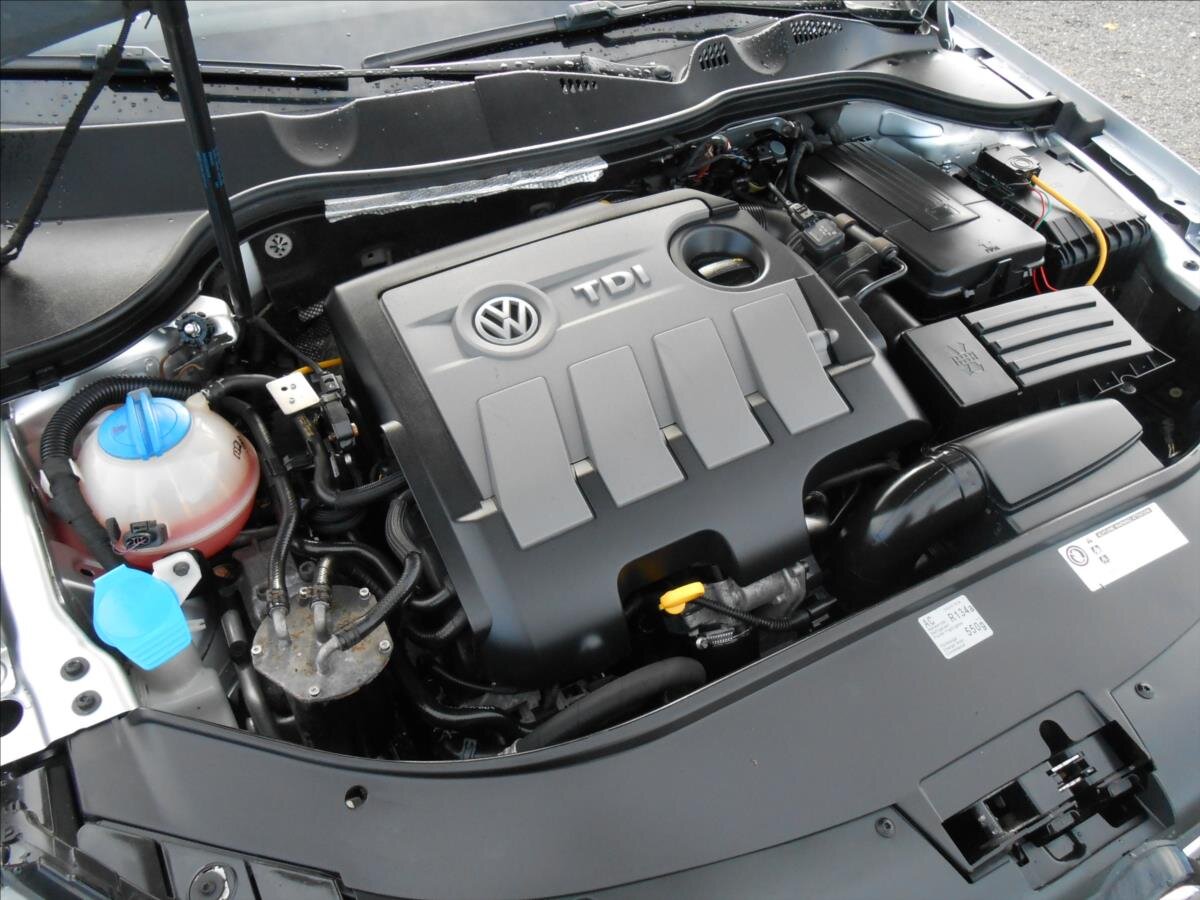 Volkswagen Passat Kombi 1,6 l 77 kw
