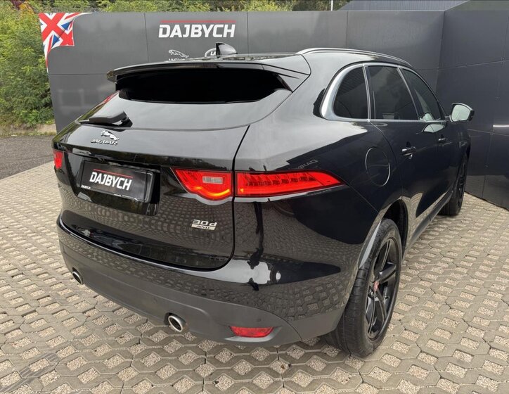 Jaguar F-Pace SUV 3,0 l 221 kw