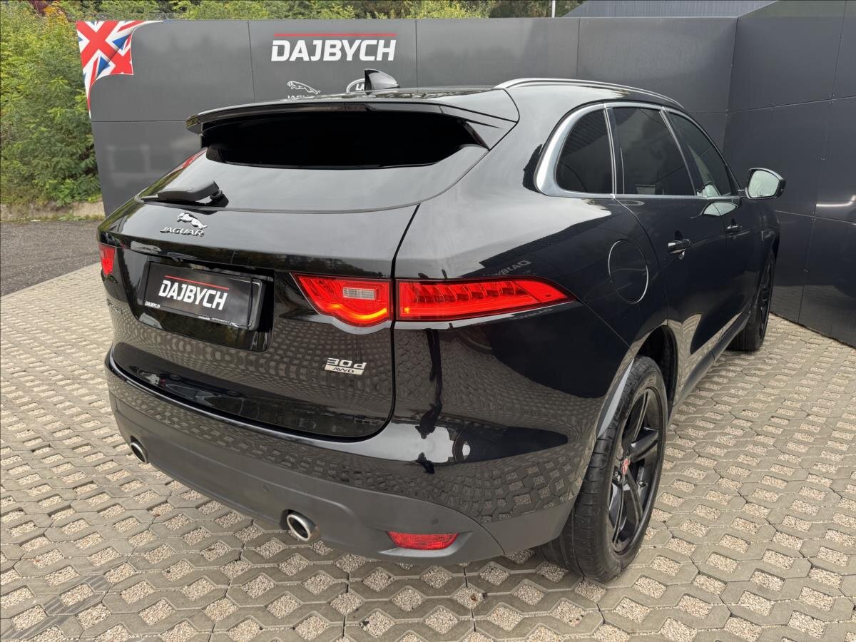 Jaguar F-Pace SUV 3,0 l 221 kw