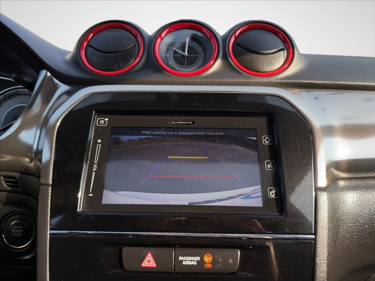 Suzuki Vitara SUV / Terénní 1,4 l 103 kw