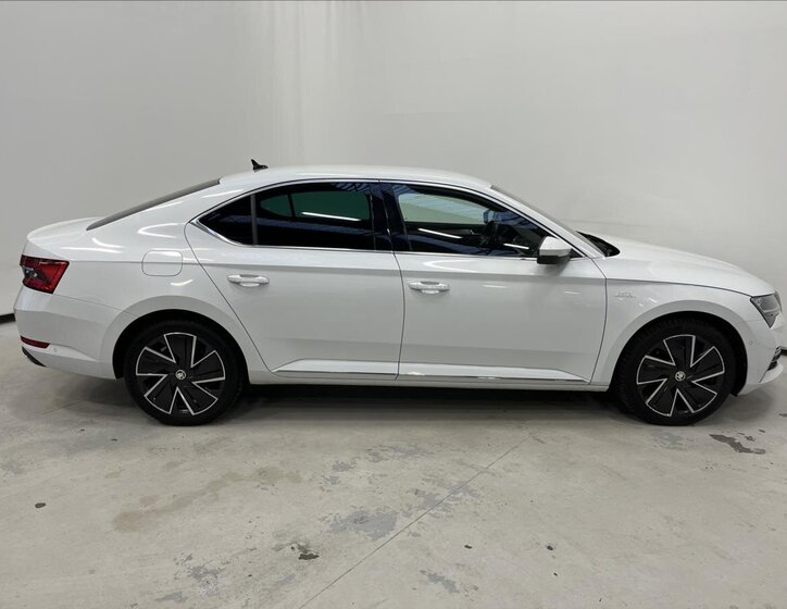 Škoda Superb Liftback 1,4 l 160 kw