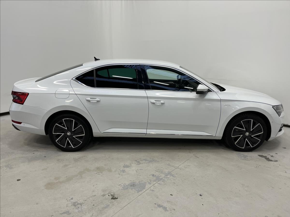 Škoda Superb Liftback 1,4 l 160 kw