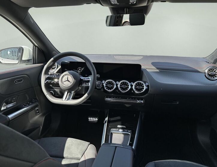 Mercedes-Benz EQA 11