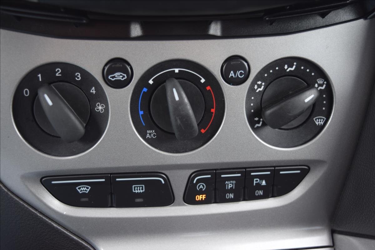 Ford Focus Kombi 998,0 92 kw