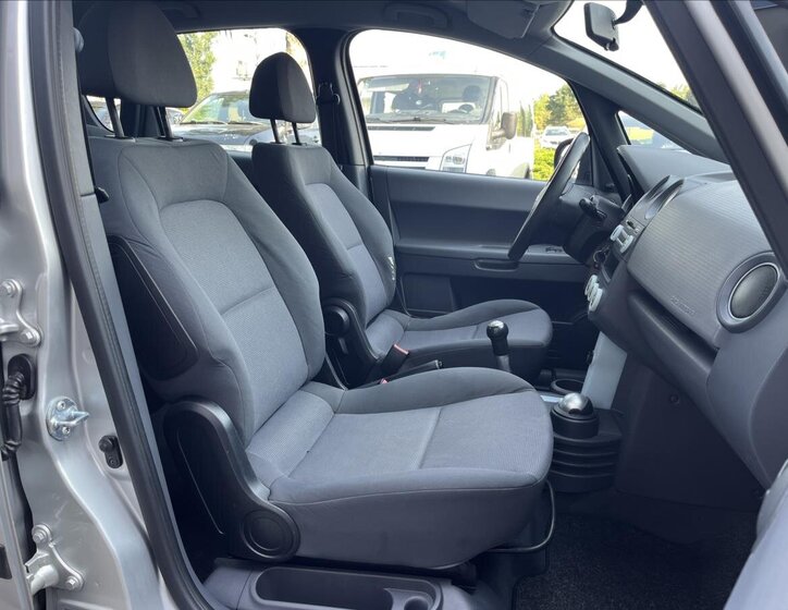 Mitsubishi Colt Hatchback 1,1 l 55 kw