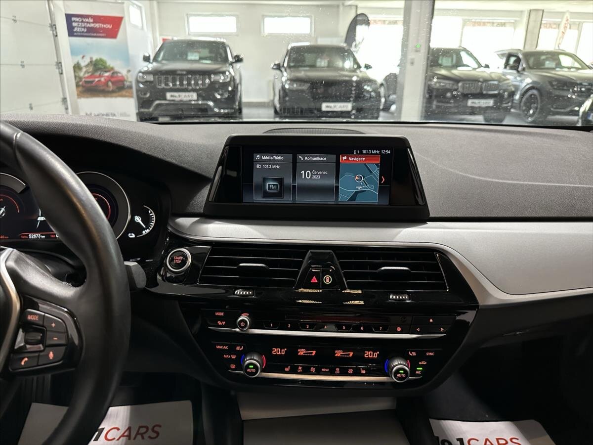 BMW Řada 5 Sedan / Limuzína 2,0 l 135 kw