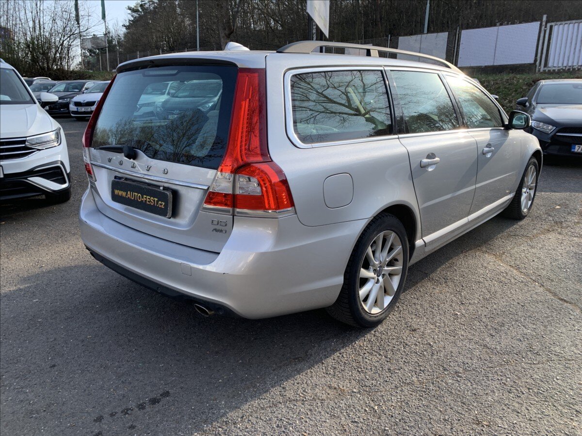 Volvo V70 Kombi 2,4 l 158 kw