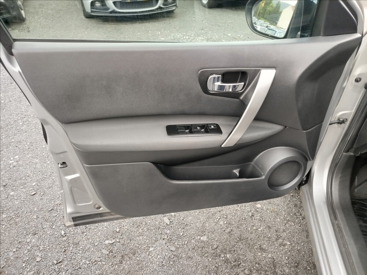 Nissan Qashqai SUV / Terénní 2,0 l 110 kw