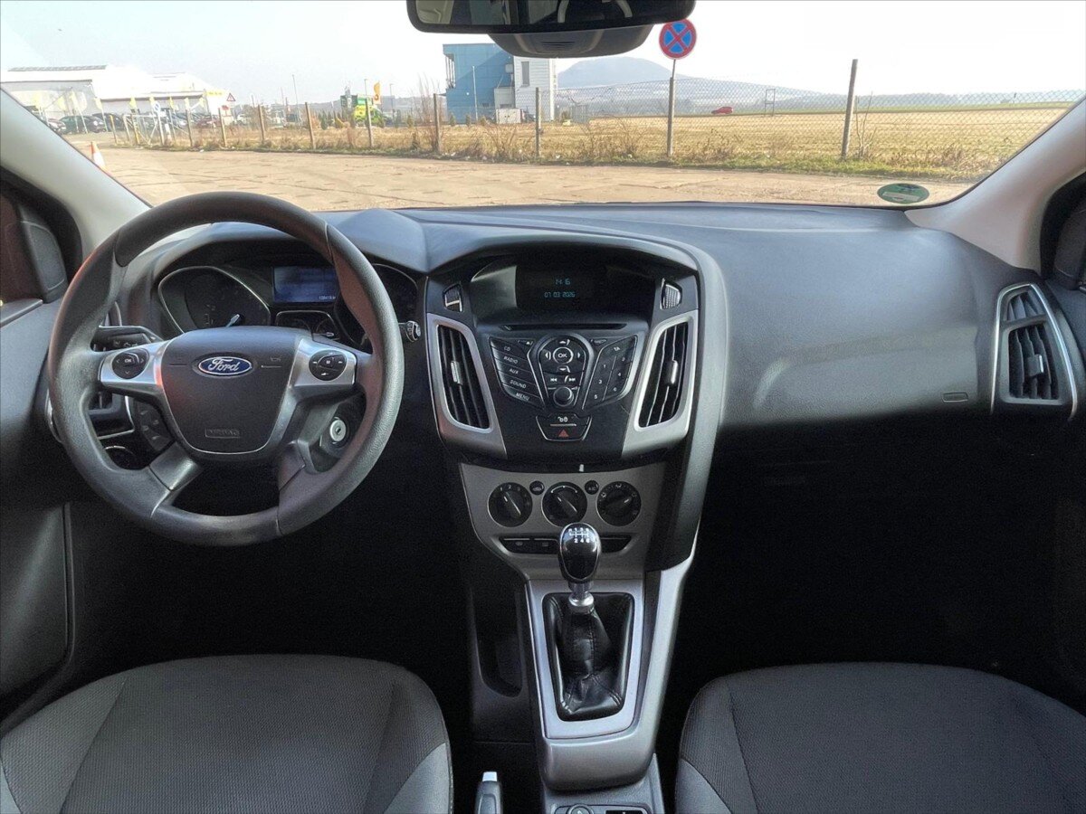 Ford Focus Hatchback 998,0 92 kw