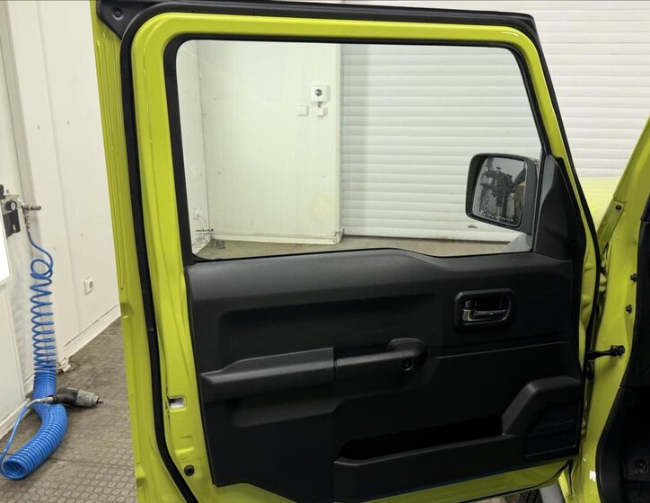 Suzuki Jimny SUV 1,5 l 75 kw