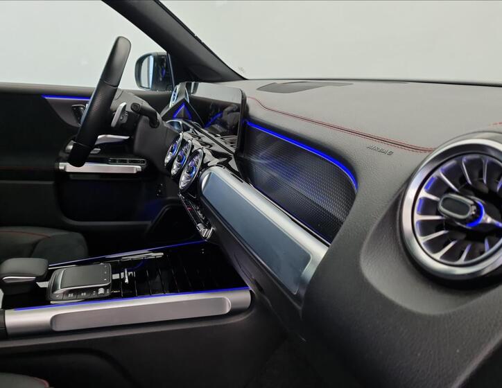 Mercedes-Benz EQB 17