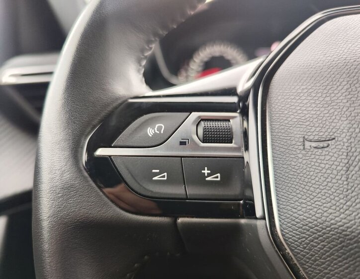 Peugeot 2008 SUV 1,2 l 74 kw