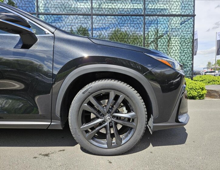 Lexus NX 450h plus SUV / Terénní 2,5 l 227 kw